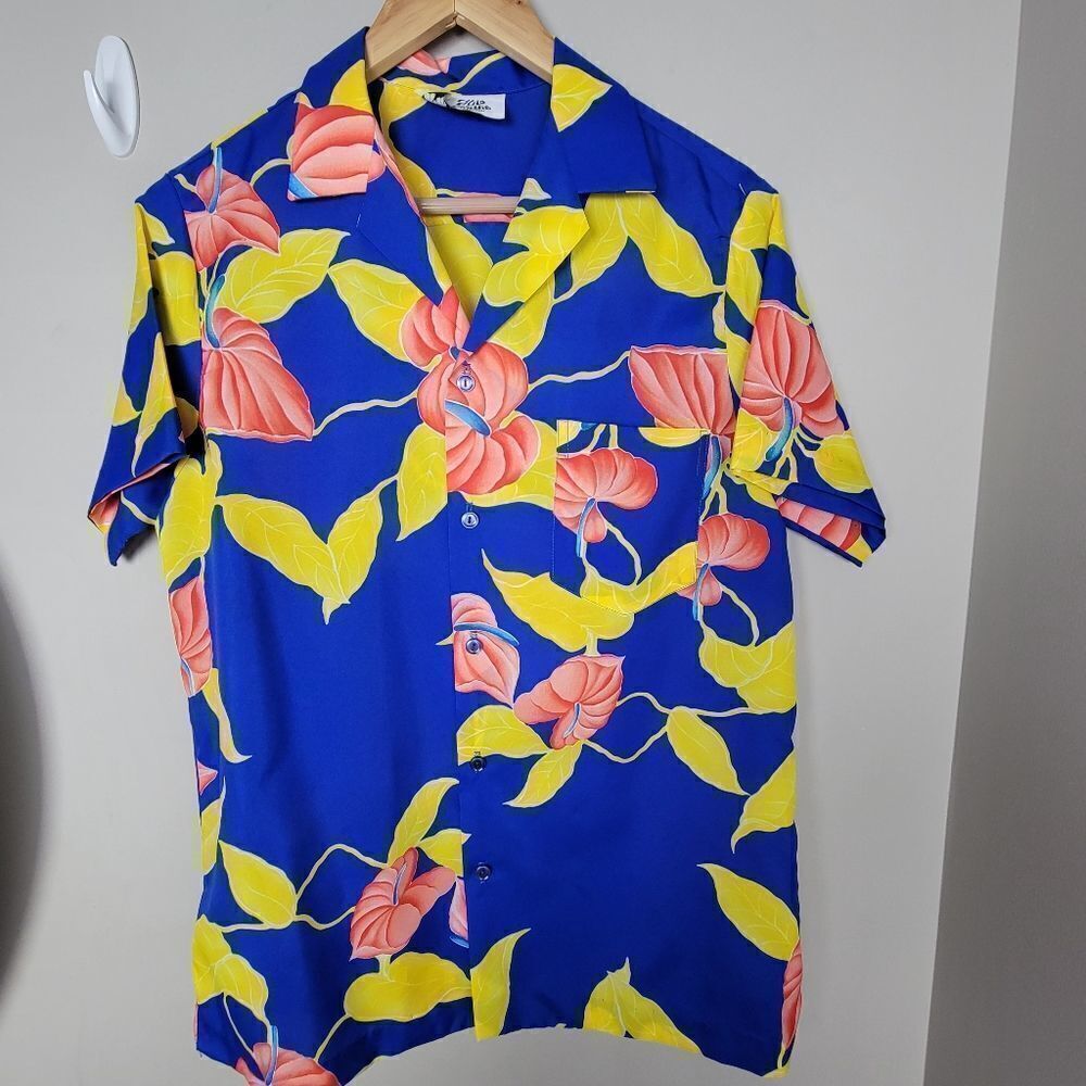 Hilo Hattie Hawaiian Button Down Tropical Shirt S/M